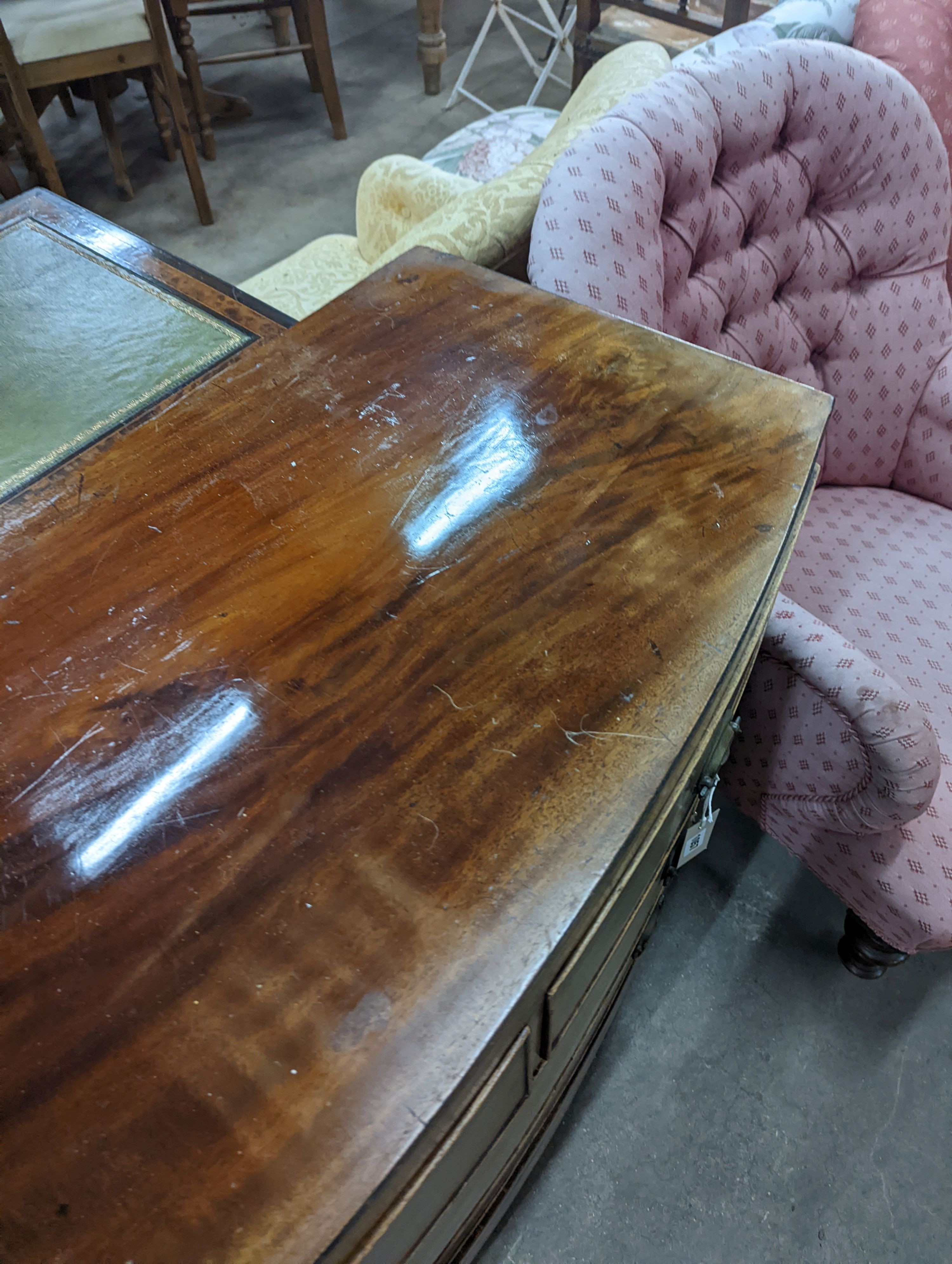 A Regency mahogany bowfront chest, width 104cm, depth 50cm, height 81cm